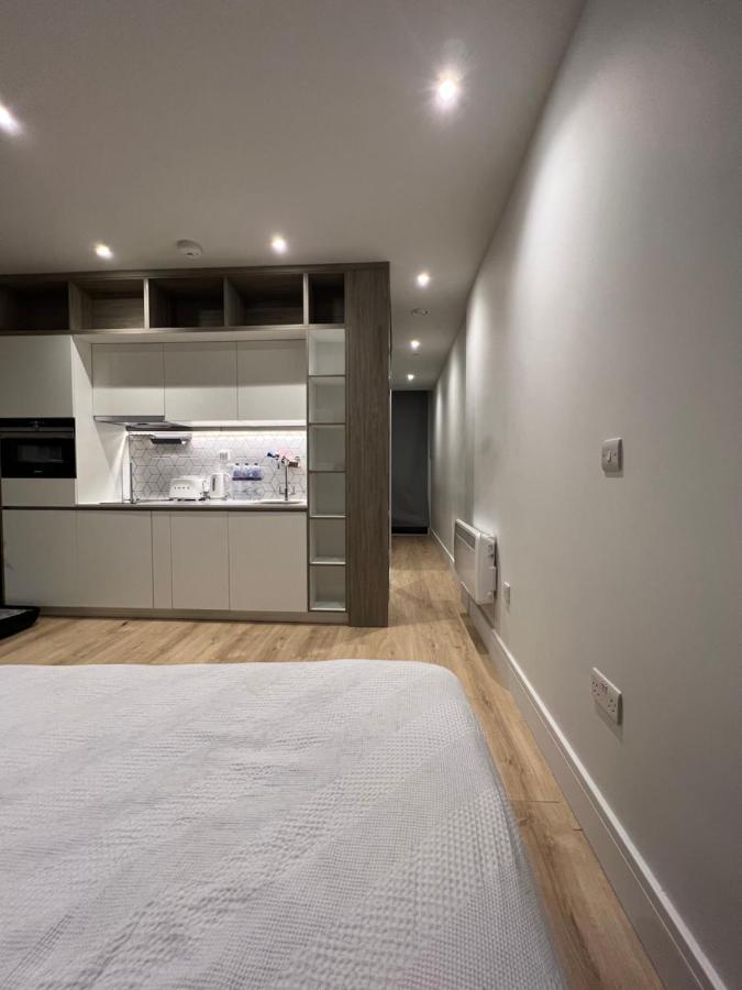 London Luxxe Suites & Apartments - London Heathrow Airport, Terminal 1 2 3 4 5 Hillingdon kerület Kültér fotó