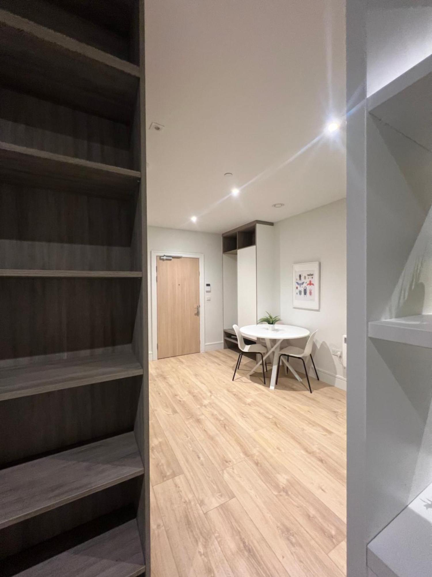 London Luxxe Suites & Apartments - London Heathrow Airport, Terminal 1 2 3 4 5 Hillingdon kerület Kültér fotó